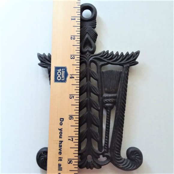 Trivet Cast Iron Tassel & Grain Vintage T-6 10 Footed Wall Deco Broom Scroll - Picture 4 of 4